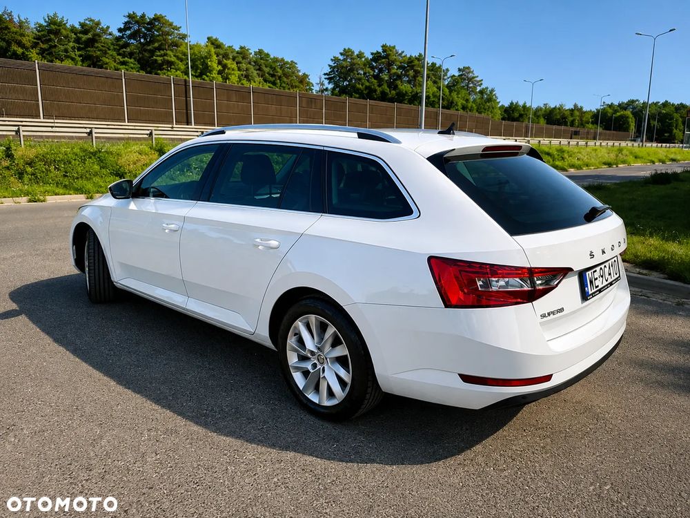 Skoda Superb 2.0 TDI SCR Ambition - 4