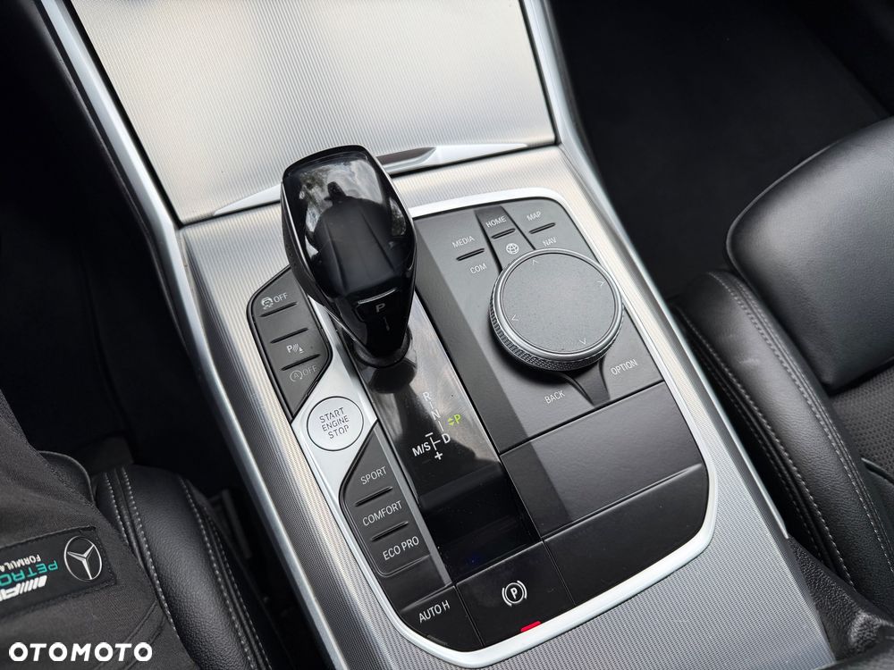 BMW Seria 3 320d Edition Luxury Line Purity - 19