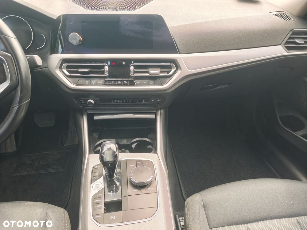 BMW Seria 3 318d - 16