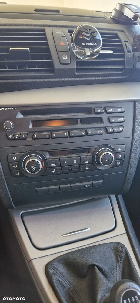 BMW Seria 1 116i - 11