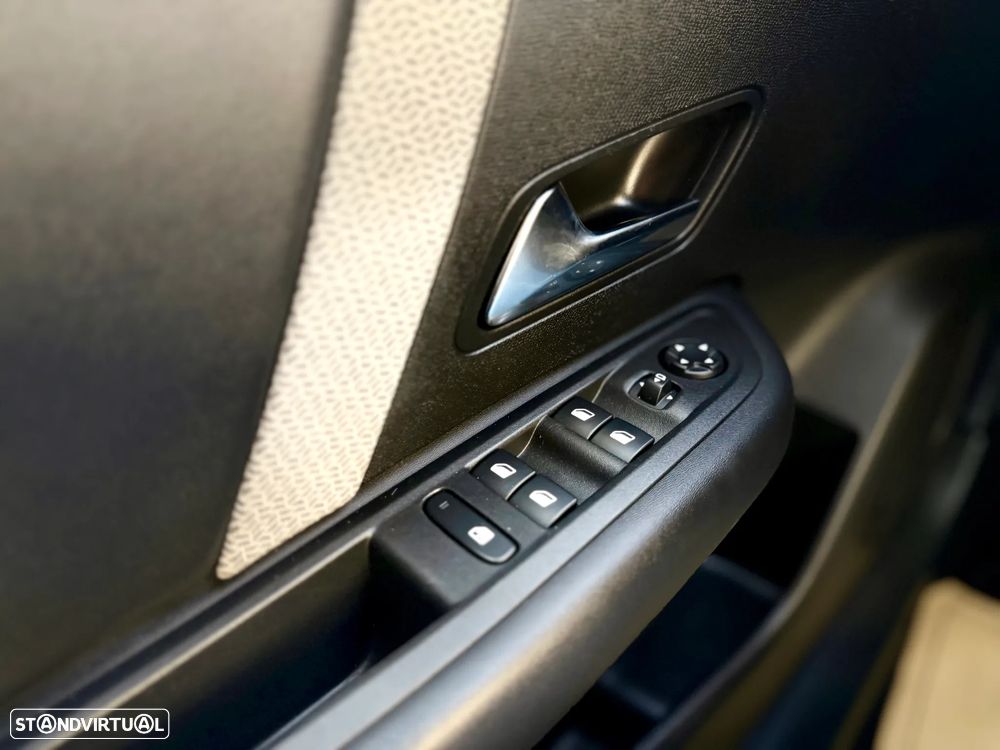 Citroën C4 1.2 PureTech Feel Pack EAT8 - 18