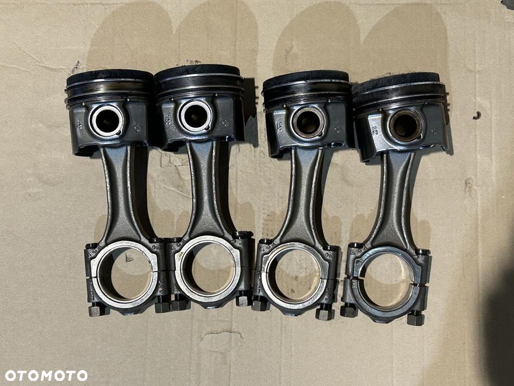 tłok tłoki korbowód 2.0 ehdi 2.0 BLUEHDI EURO6 T7CF - 2