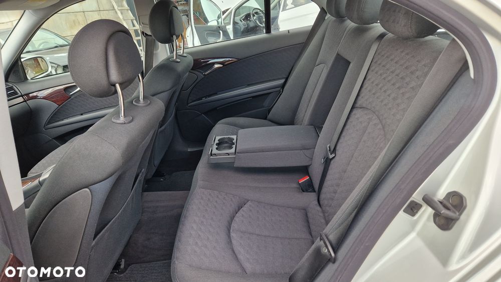 Mercedes-Benz Klasa E 200 Kompressor Automatik Classic - 16