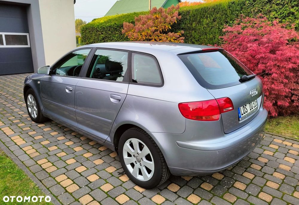 Audi A3 Sportback 1.6 Ambiente - 4