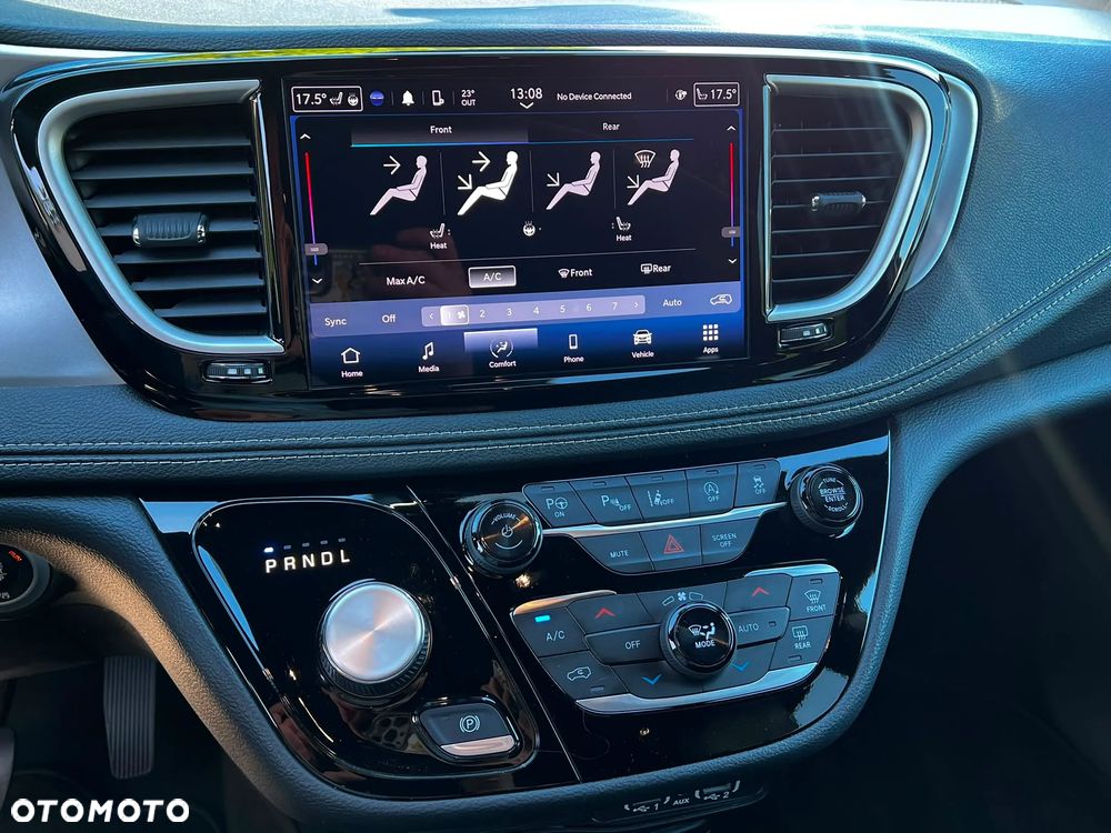 Chrysler Pacifica - 17