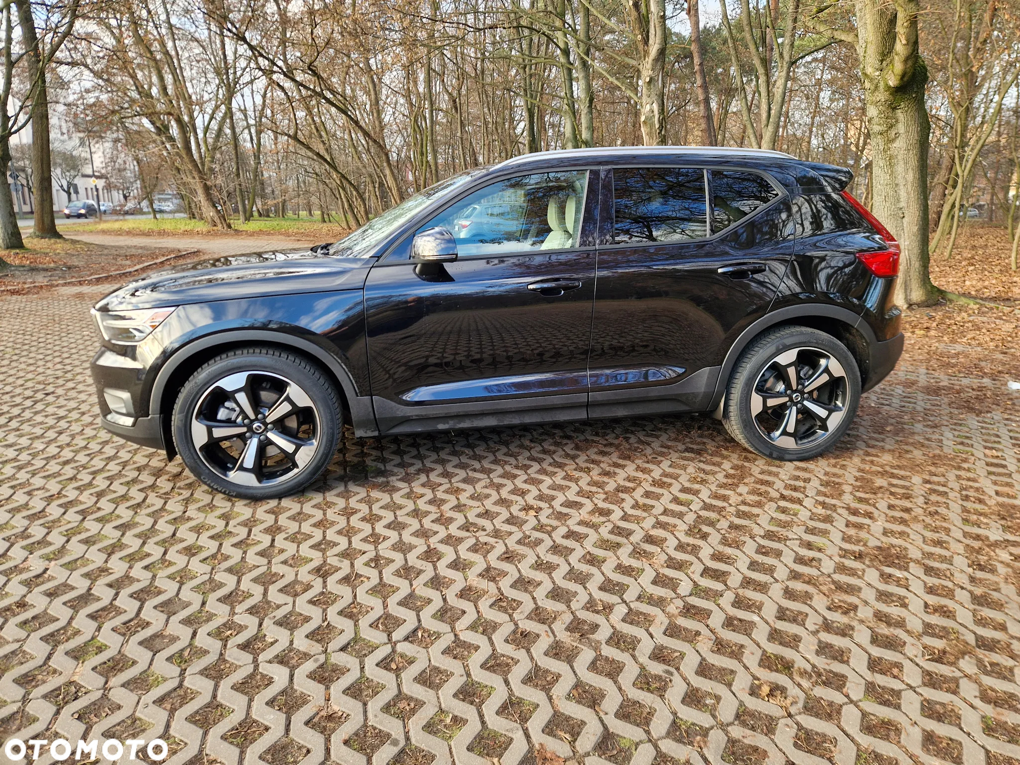 Volvo XC 40 T5 AWD Momentum - 4