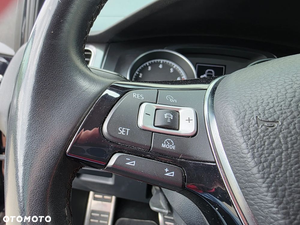 Volkswagen Golf - 11