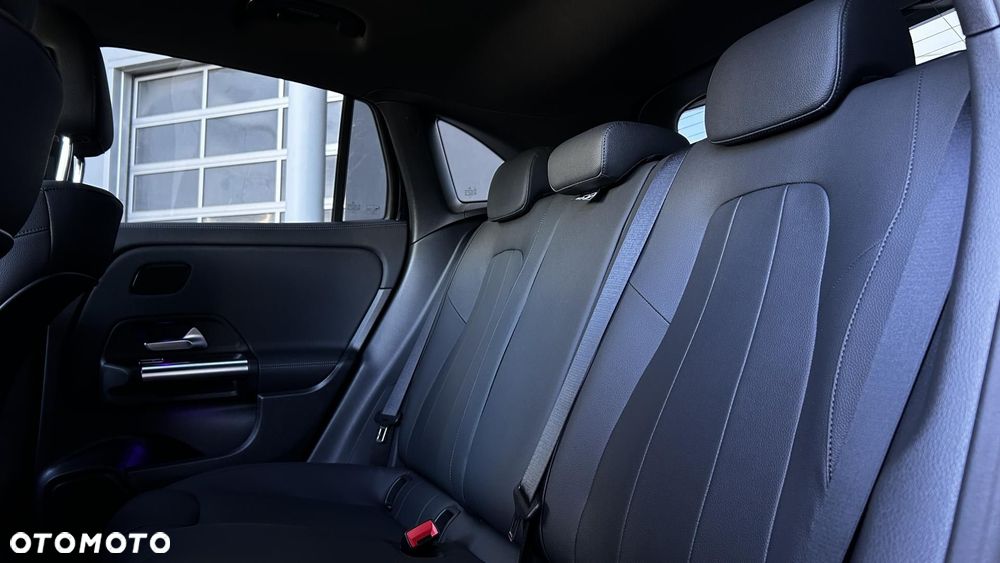 Mercedes-Benz GLA 200 d - 27