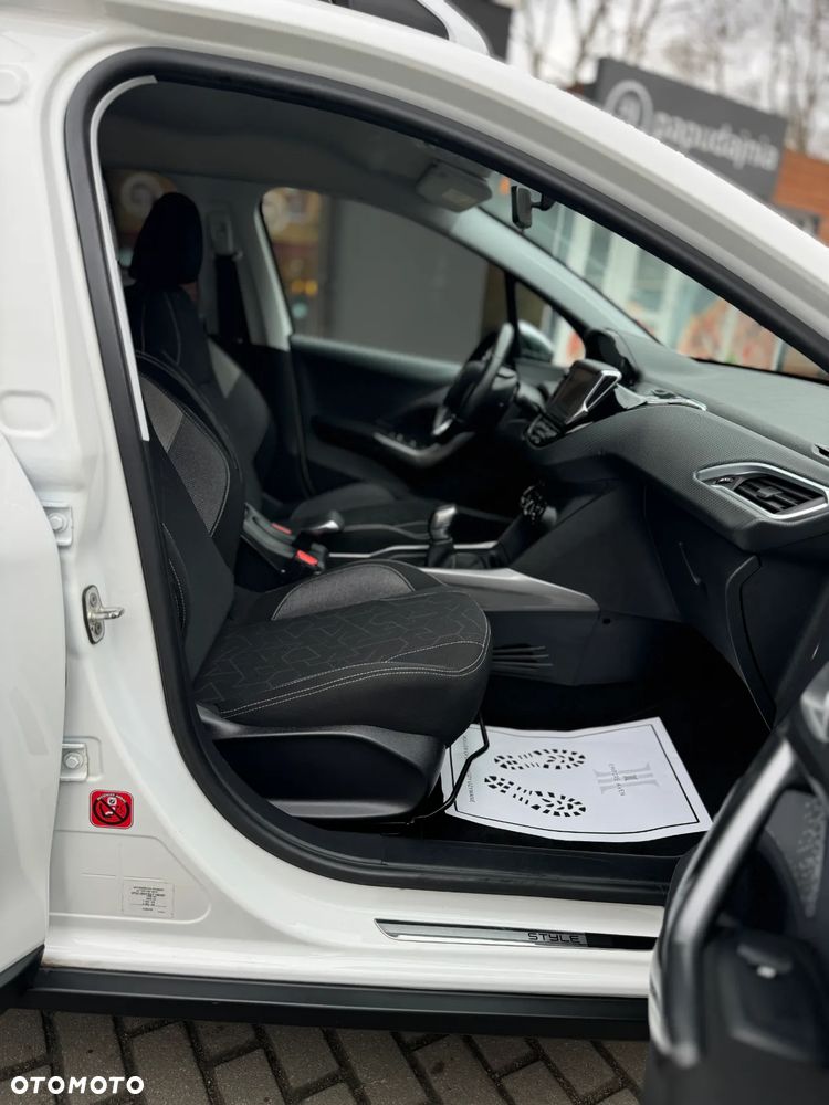 Peugeot 2008 1.6 BlueHDi Style - 34