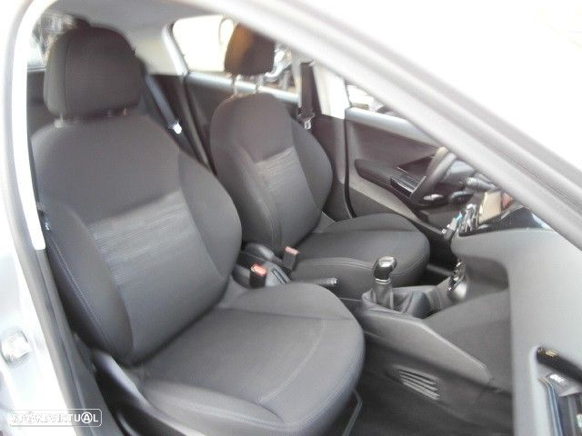 Peugeot 208 1.0 VTi Active - 25