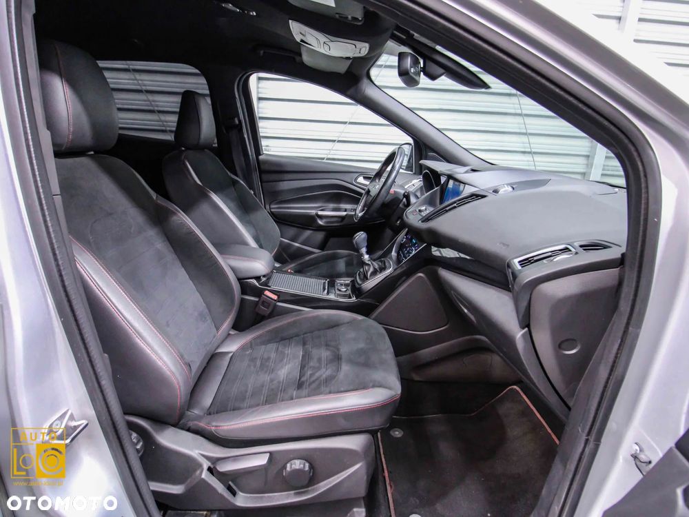 Ford Kuga 2.0 TDCi 2x4 Titanium - 10