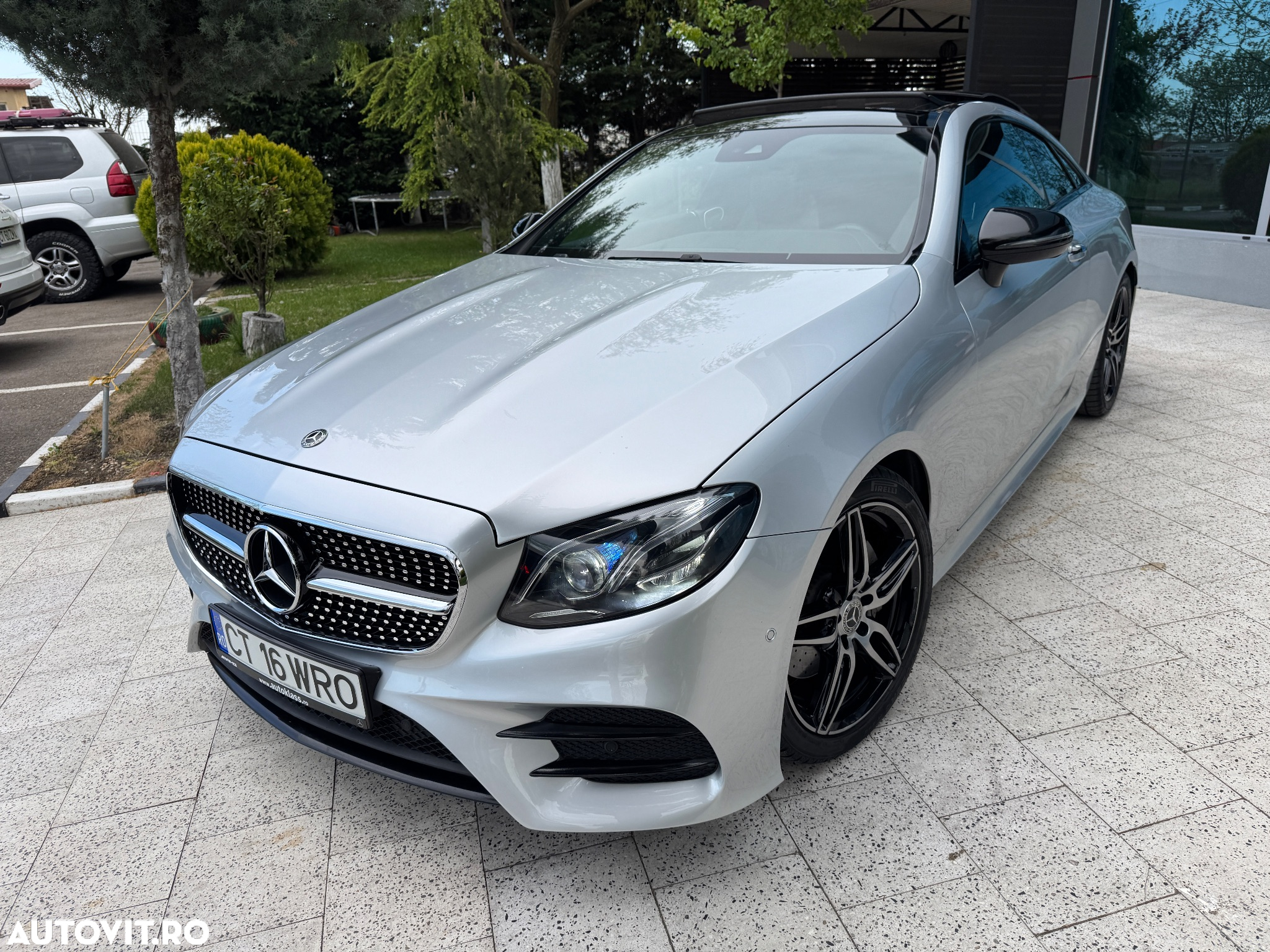 Mercedes-Benz E 200 Coupe 9G-TRONIC AMG Line - 13