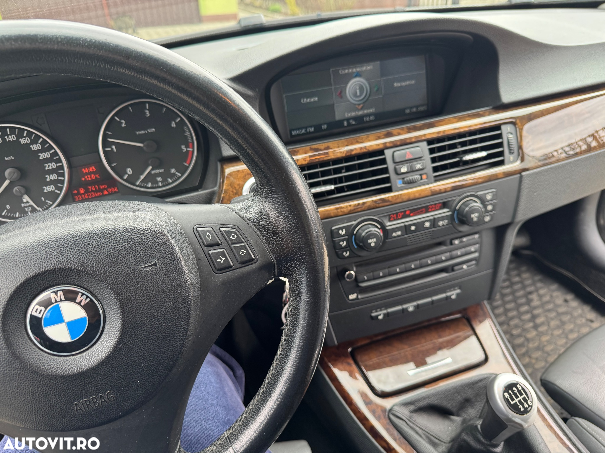 BMW Seria 3 320d Touring - 9