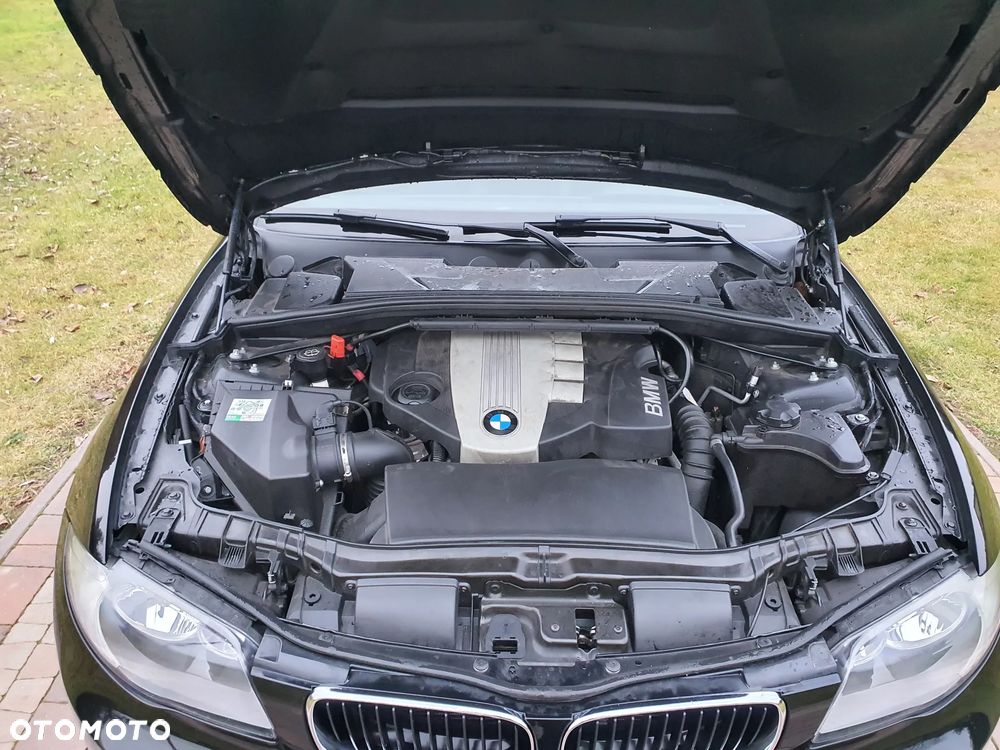 BMW Seria 1 120d Limited Edition Lifestyle mit M Sportpaket - 28