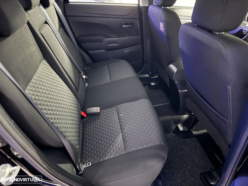 Mitsubishi ASX 1.6 Instyle - 38