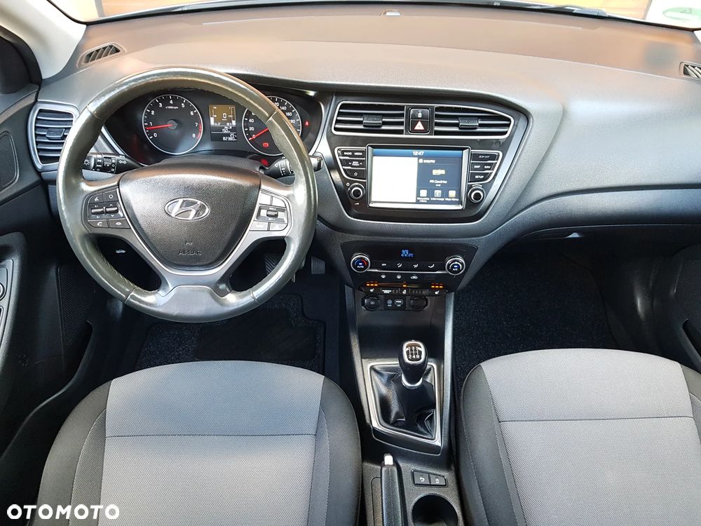 Hyundai i20 blue 1.2 Advantage+ - 26
