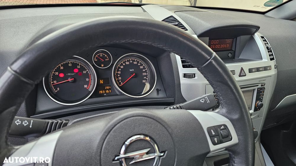 Opel Zafira 1.8 Easytronic Family Plus - 24