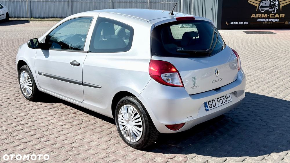 Renault Clio - 2