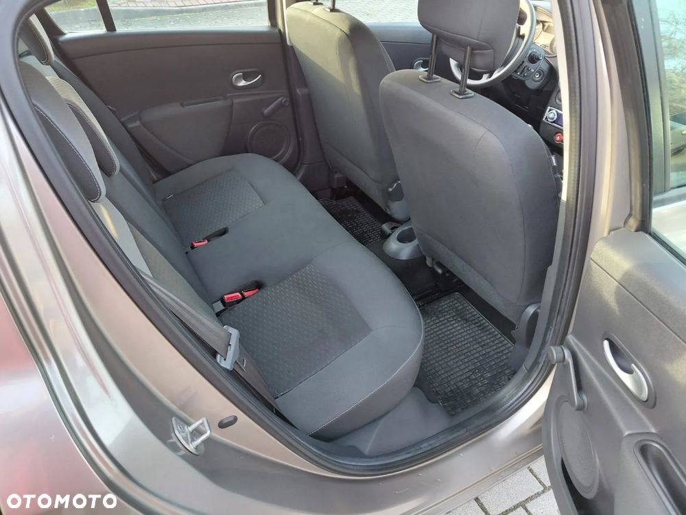 Renault Clio 1.2 16V 75 Collection - 7