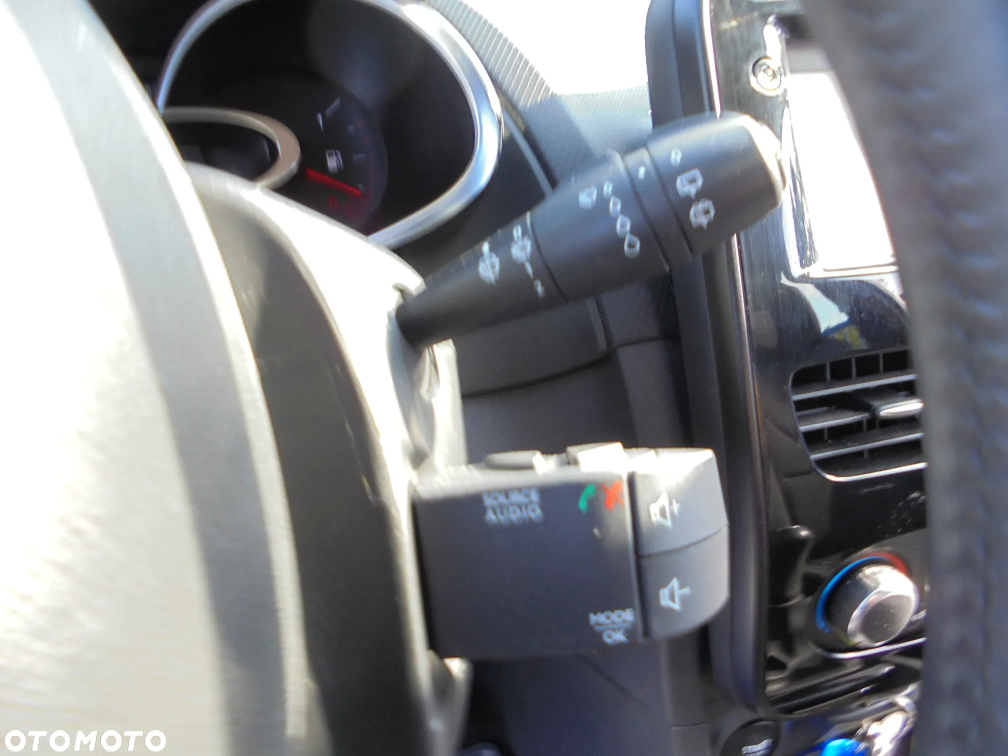 Renault Clio - 25