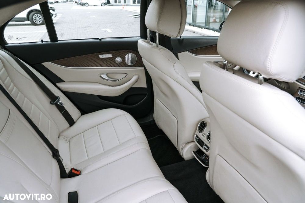 Mercedes-Benz E - 18