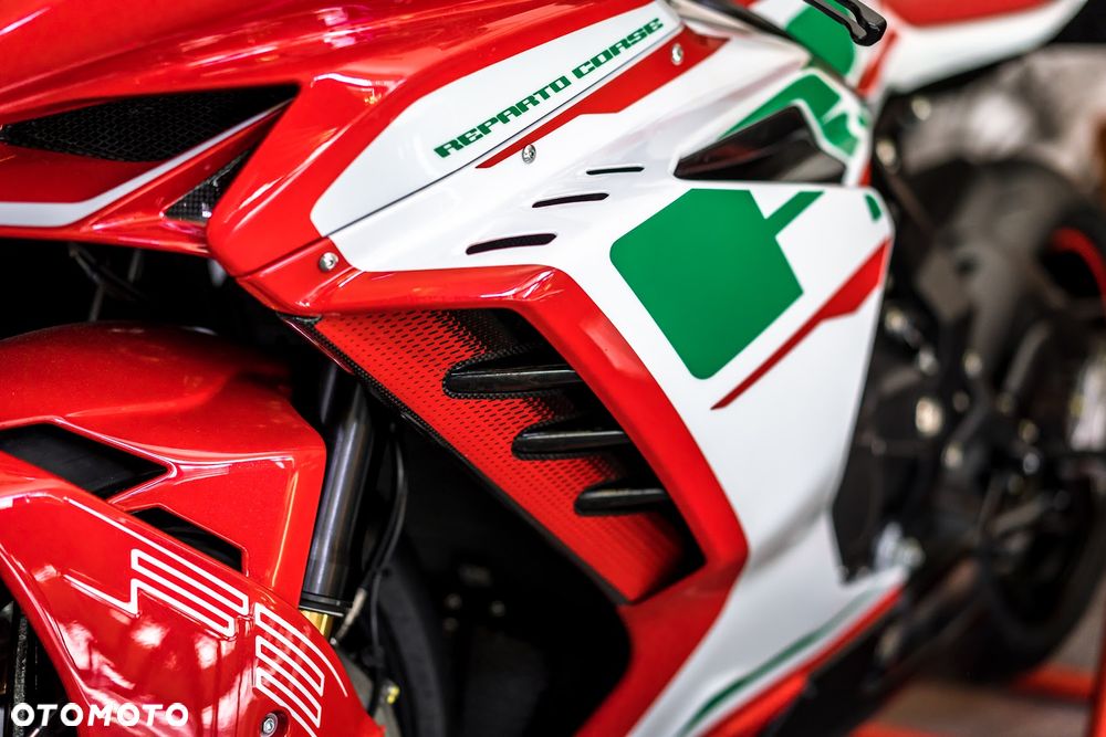 MV AGUSTA F3 - 27