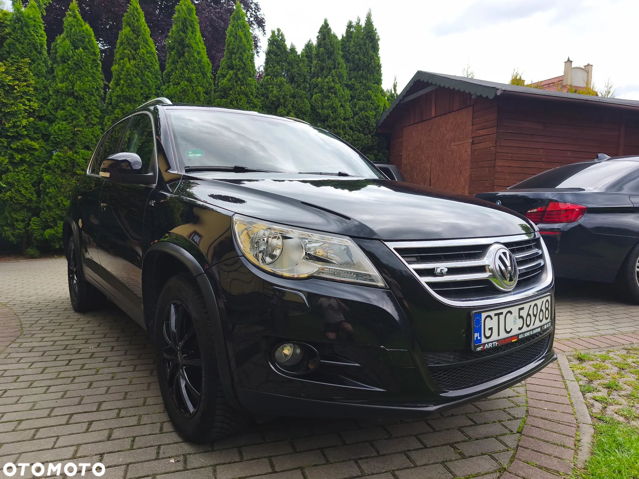 Volkswagen Tiguan - 1