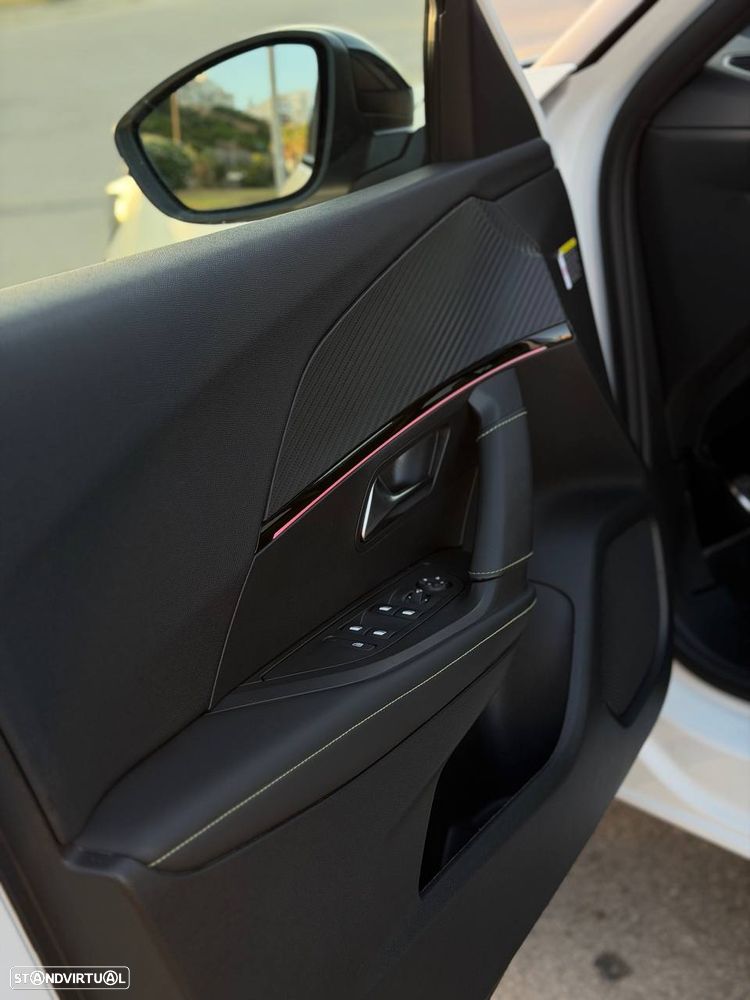 Peugeot 2008 1.2 PureTech GT Line - 19