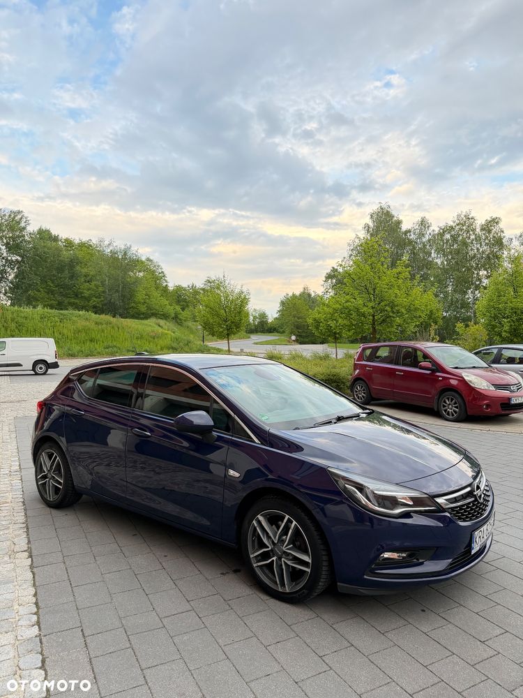 Opel Astra 1.6 T Enjoy S&S - 11