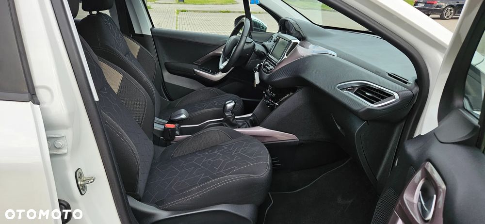 Peugeot 2008 PureTech 82 Allure - 11