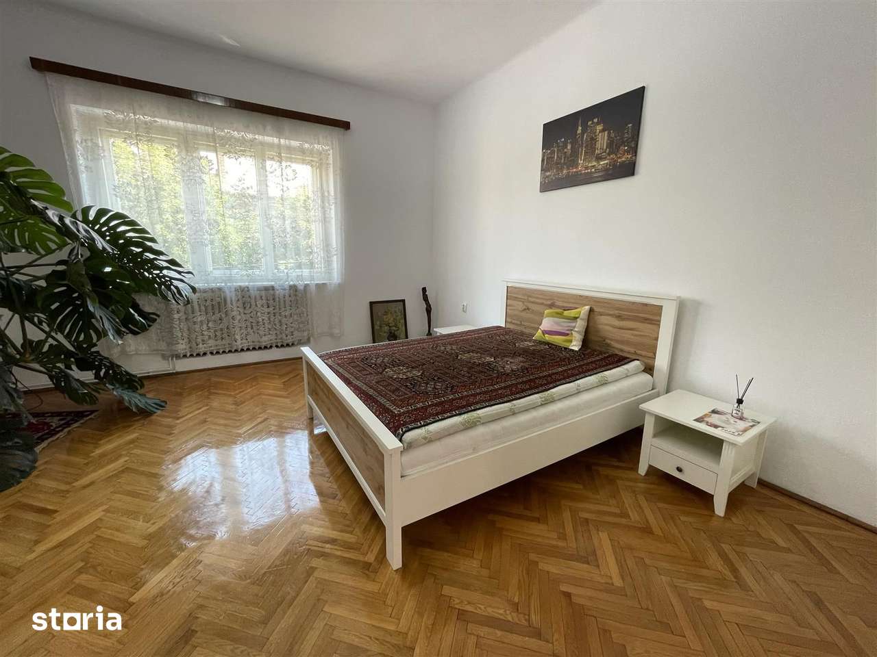 Apartament la vilă – 156 mp utili – spațiu comercial, garaj și pivniță — fotografia 1