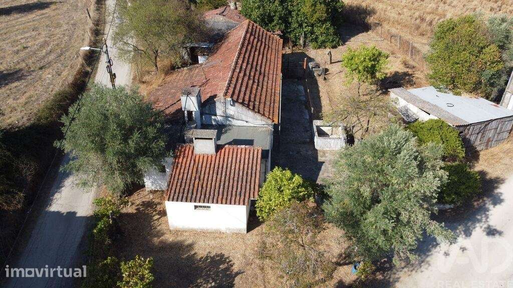 Casa rústica T3 em São Vicente do Paul e Vale de Figueira - Grande imagem: 2/35