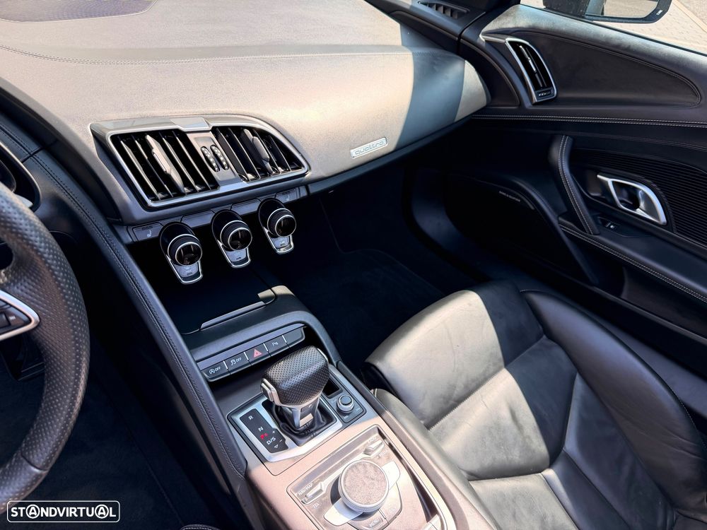 Audi R8 Spyder - 19