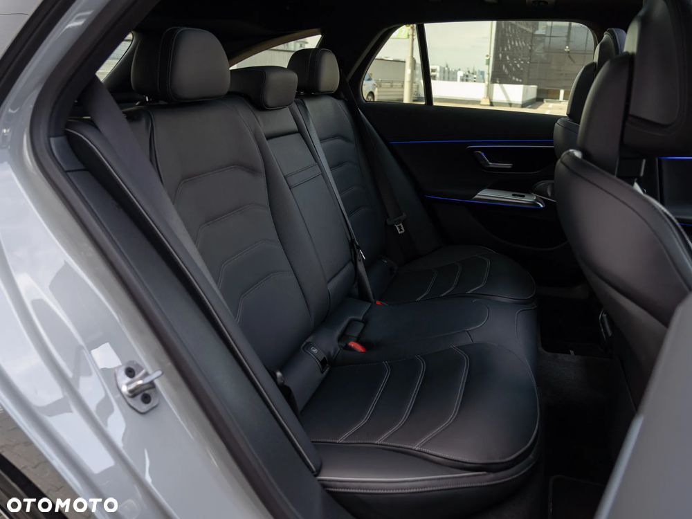 Mercedes-Benz Klasa E 300 de PHEV 4-Matic AMG 9G-Tronic - 15