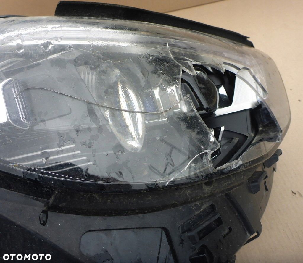 Mercedes W213 Reflektor Prawy A2139066810 - 4