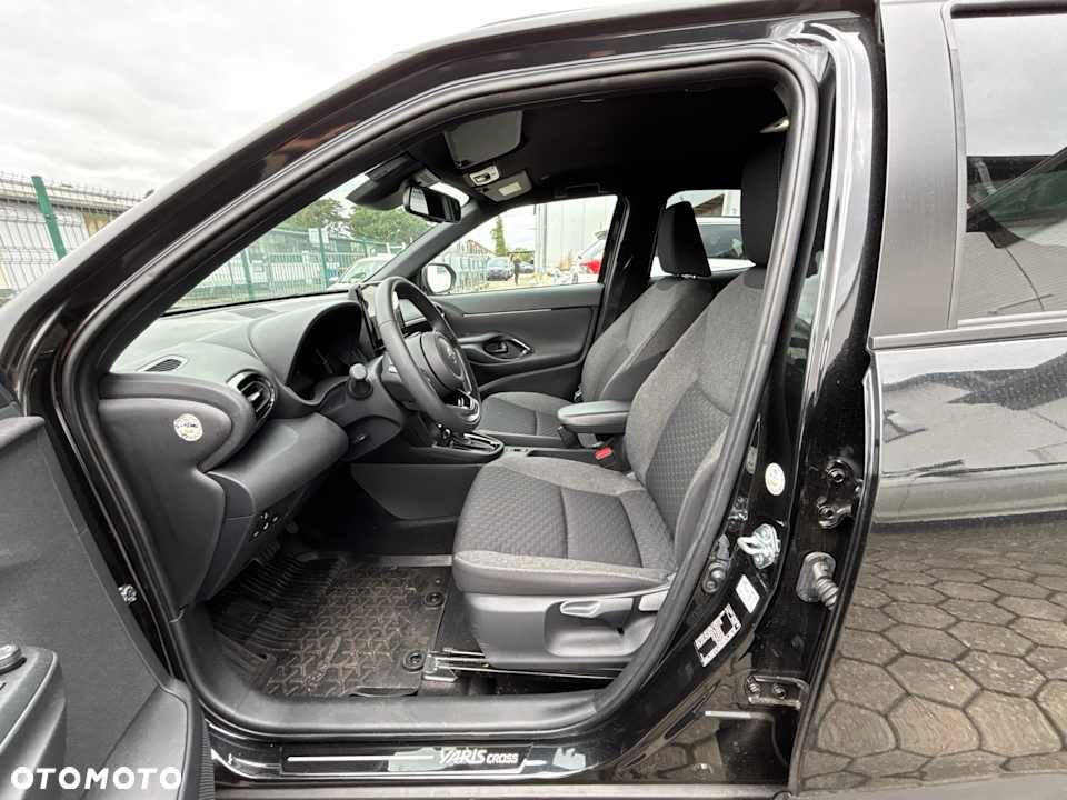 Toyota Yaris Cross 1.5 VVT-i Team Deutschland - 11