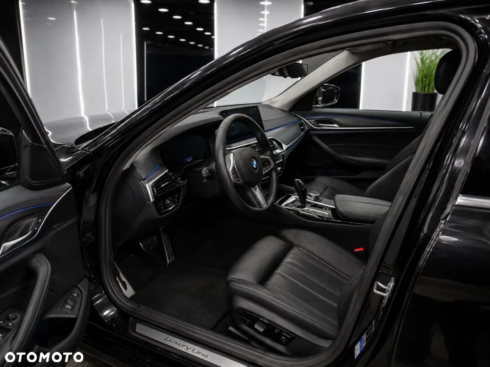 BMW Seria 5 530e xDrive Luxury Line - 6