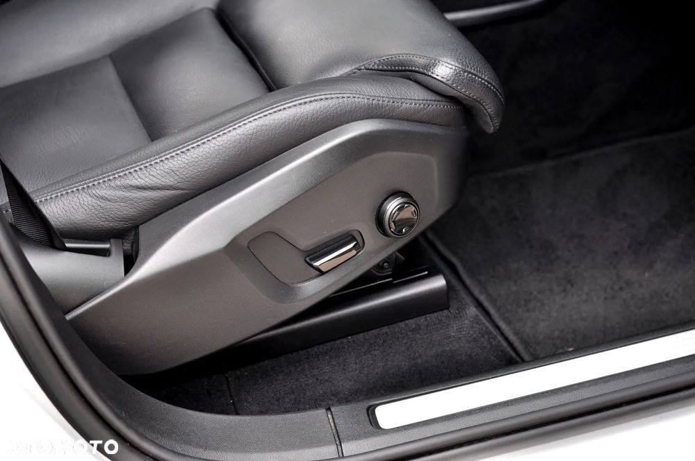 Volvo XC 60 B5 B Geartronic Inscription - 21