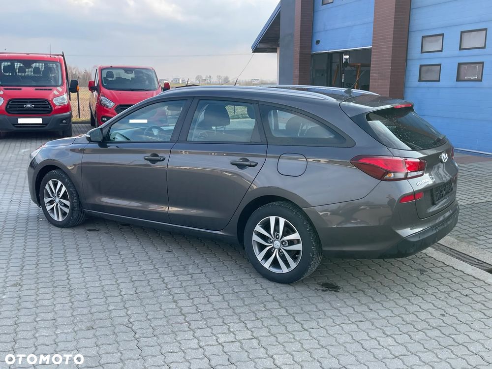 Hyundai i30 blue 1.6 CRDi Passion - 18