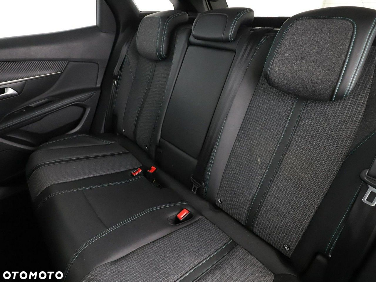 Peugeot 3008 Plug-In Hybrid 225 e-EAT8 Allure Pack - 17