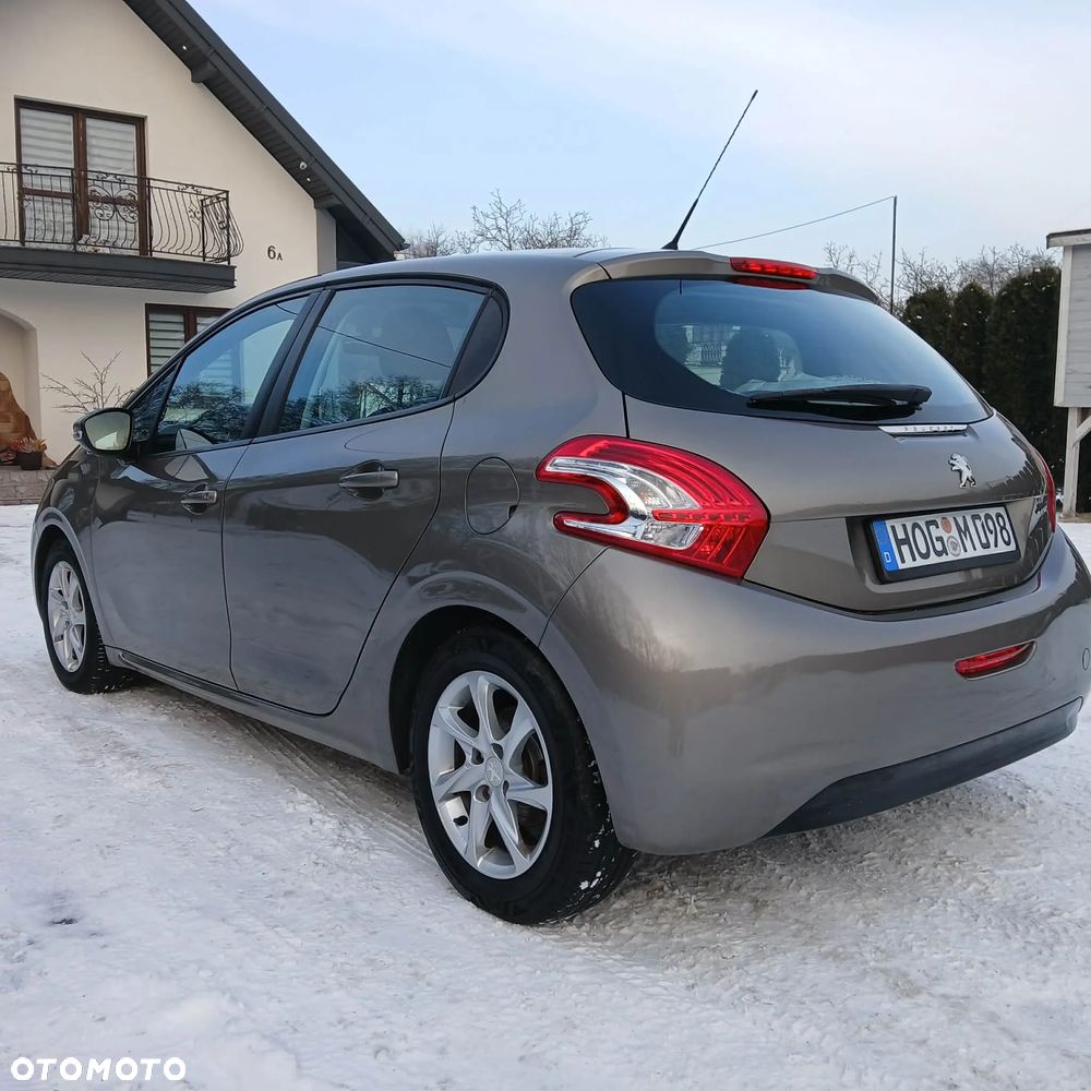 Peugeot 208 - 2