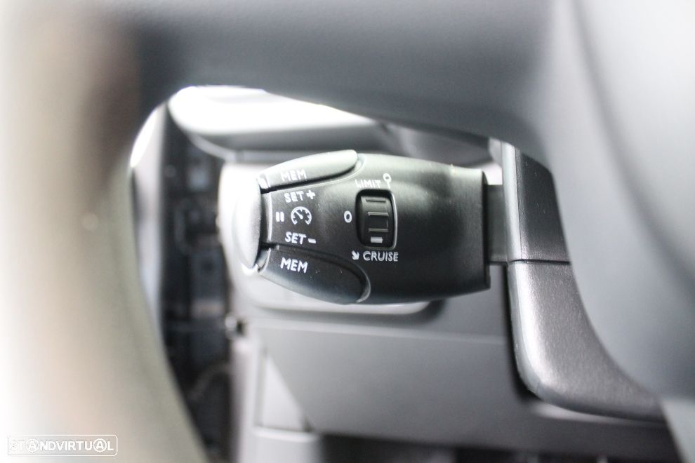 Citroën C3 1.2 PureTech Shine - 26