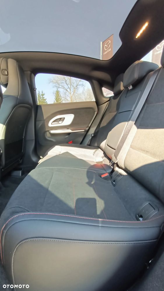 Mercedes-Benz CLA 200 mHEV 8G-DCT - 17