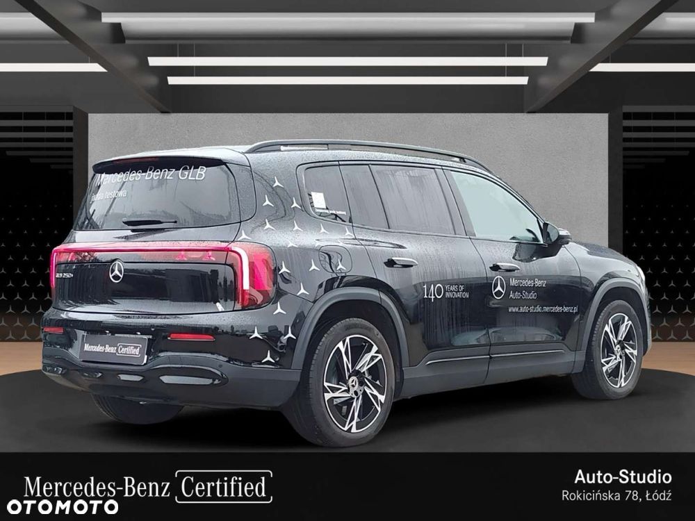 Mercedes-Benz GLB - 7