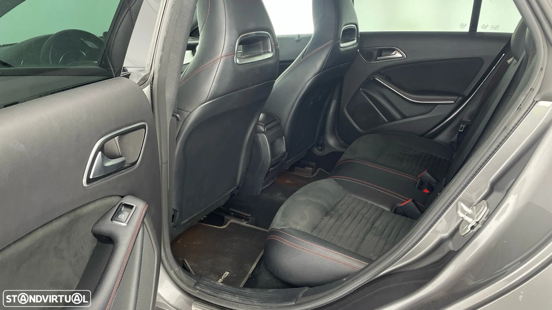 Mercedes-Benz CLA 200 d Shooting Brake AMG Line - 13