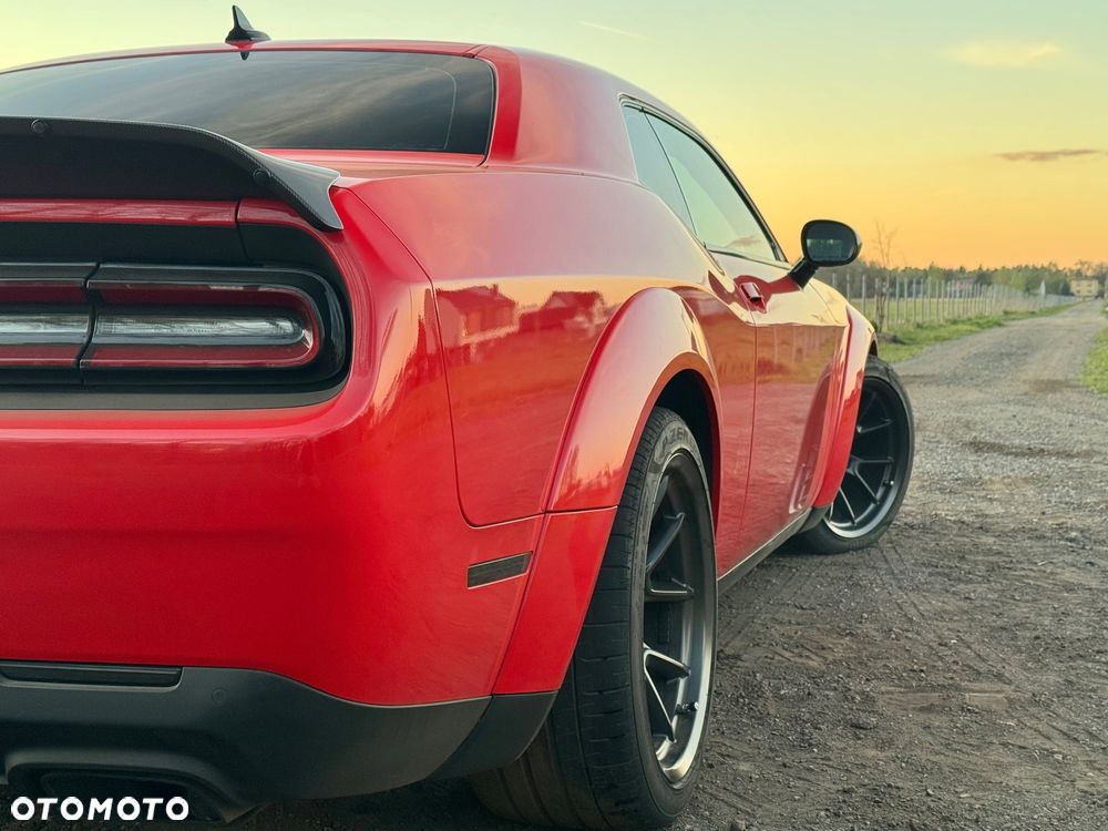 Dodge Challenger - 15