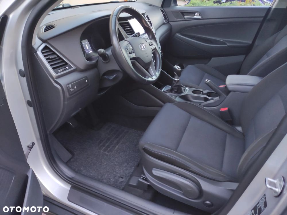 Hyundai Tucson blue 1.7 CRDi 2WD Style - 17