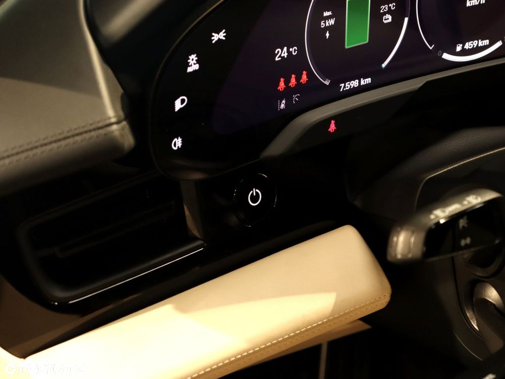 Porsche Taycan 105kWh 4S Black Edition - 25