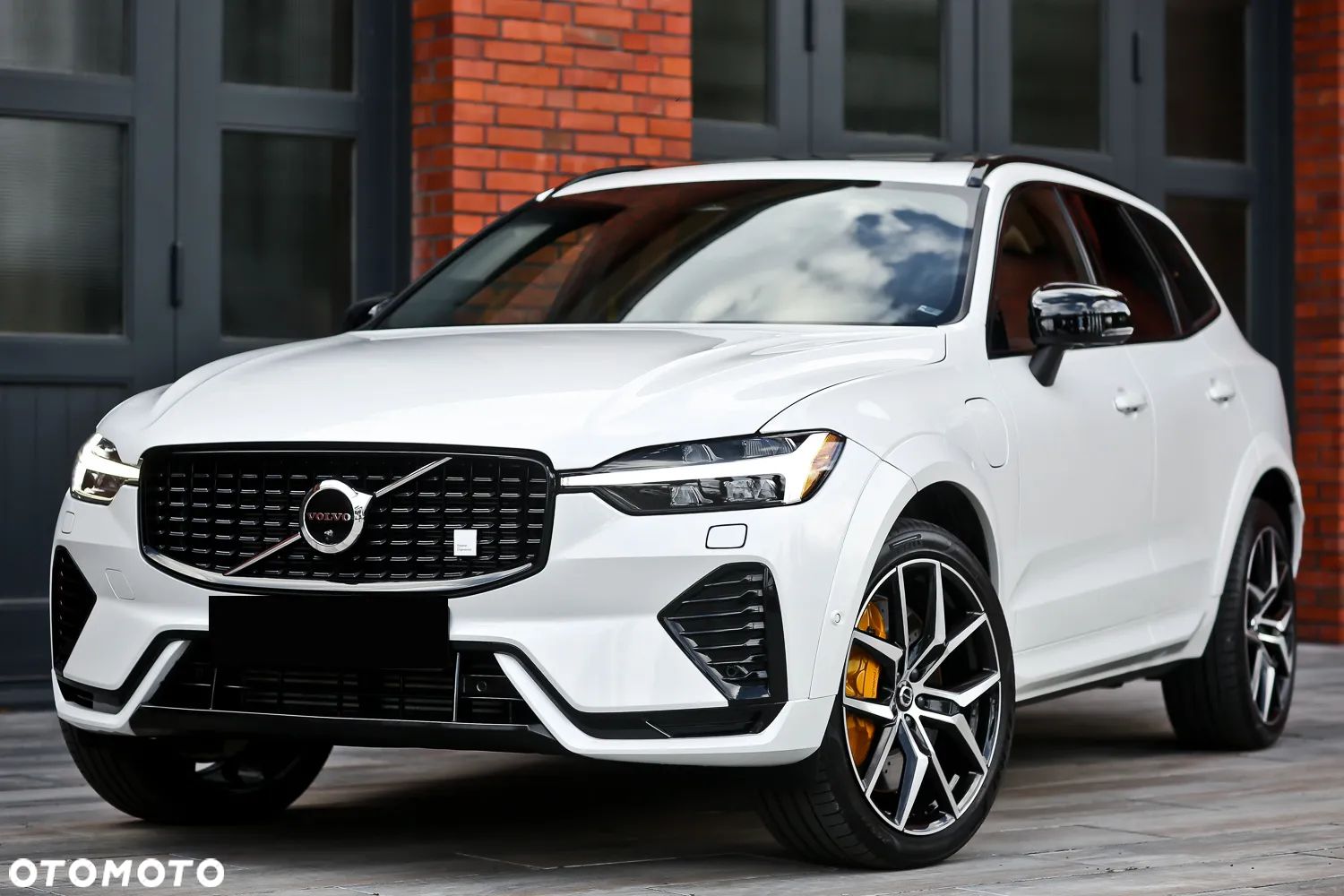 Volvo XC 60 T8 Plug-In Hybrid AWD Polestar Engineered - 1