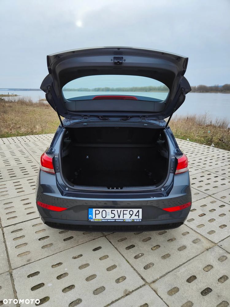 Hyundai i30 1.5 DPI Classic + - 10